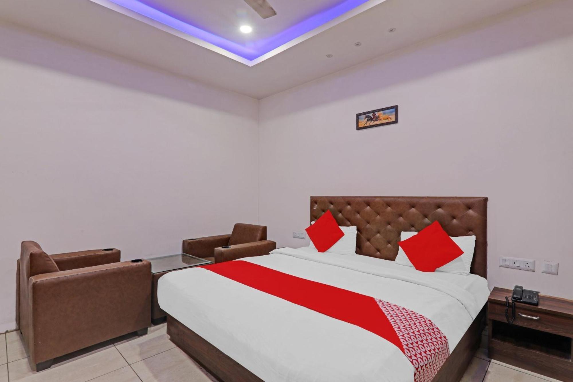 Super Hotel O Satya Shiv Inn Banthra Sikandarpur Exterior foto