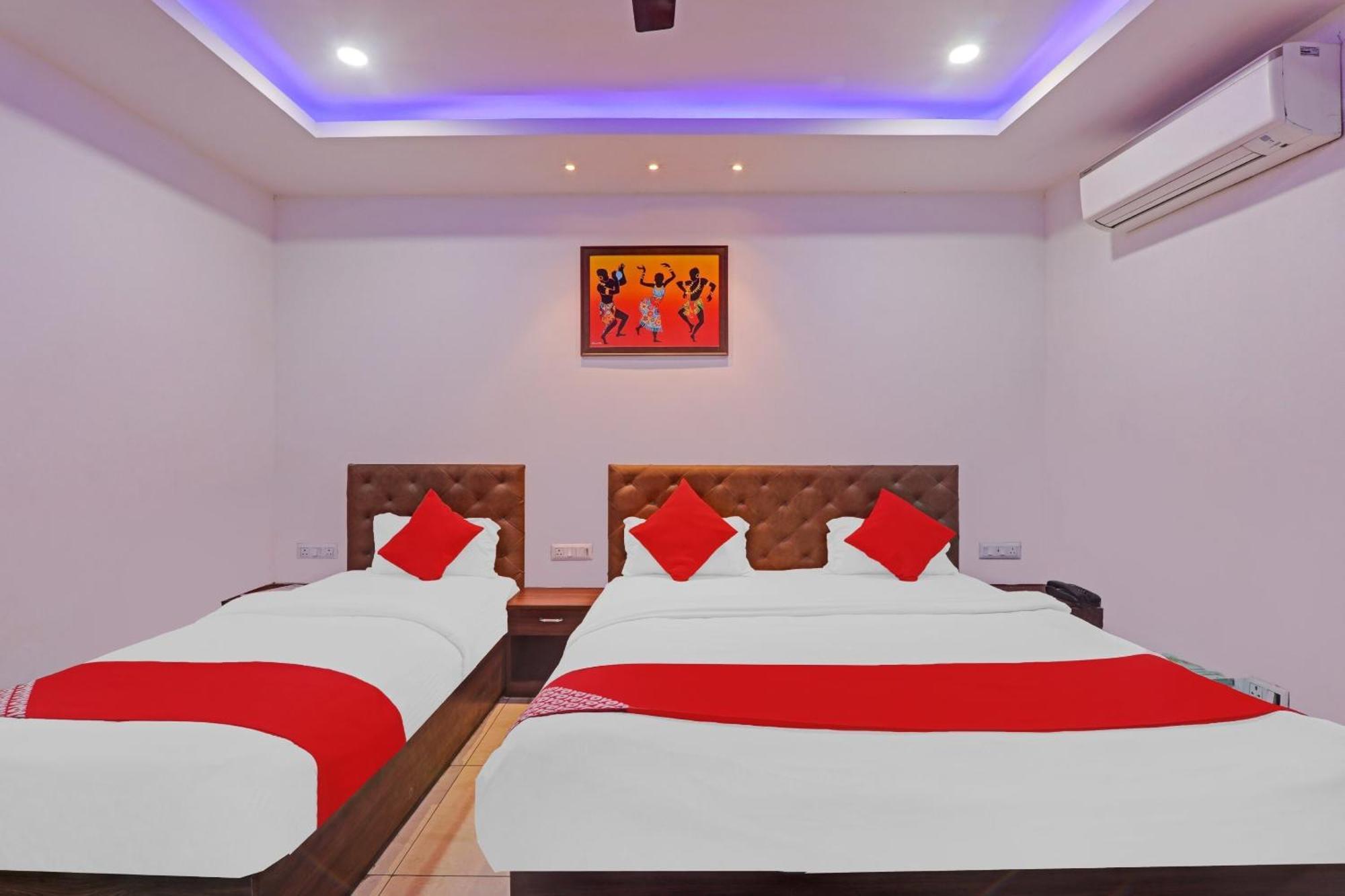 Super Hotel O Satya Shiv Inn Banthra Sikandarpur Exterior foto